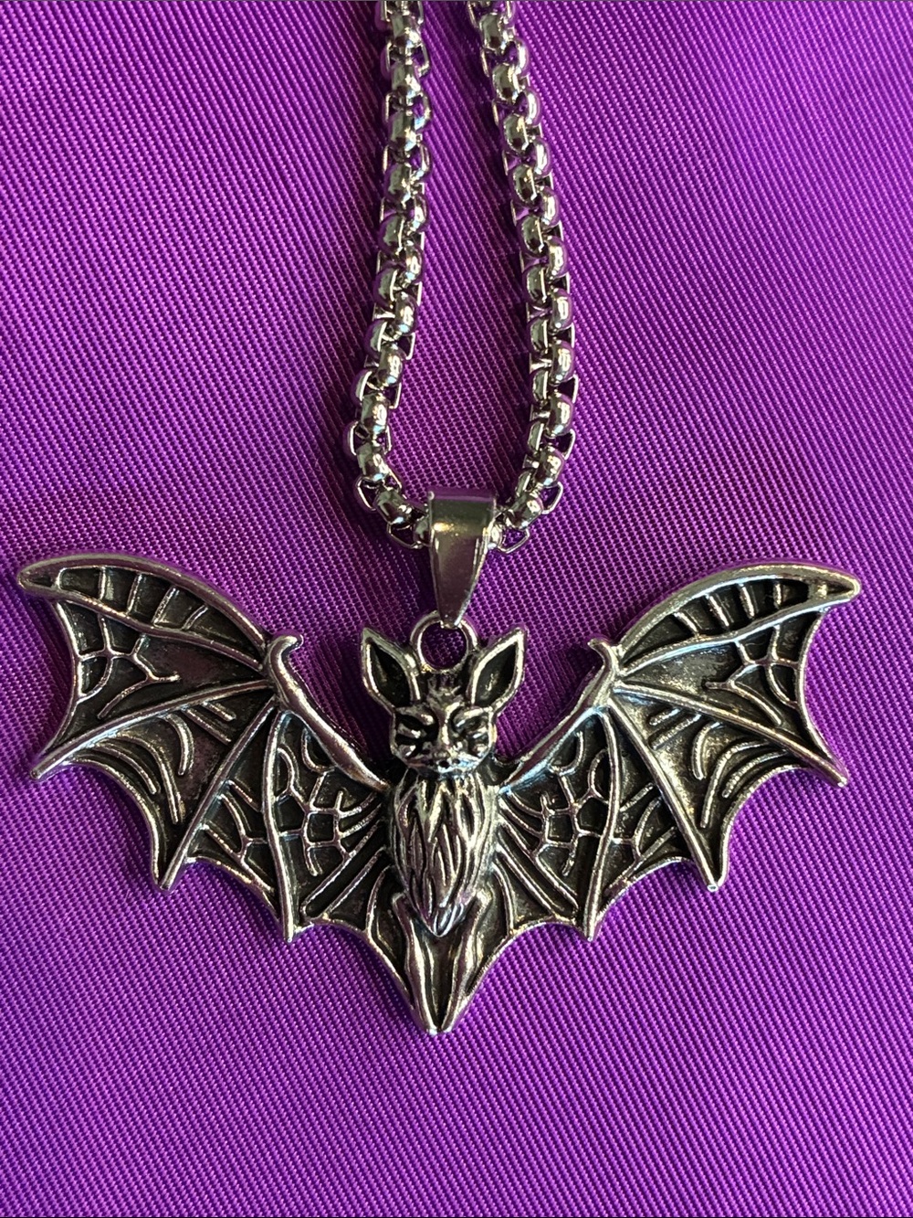 NWT Gothic Bat necklace boxchain in silvertone witchy dark academia vampire punk